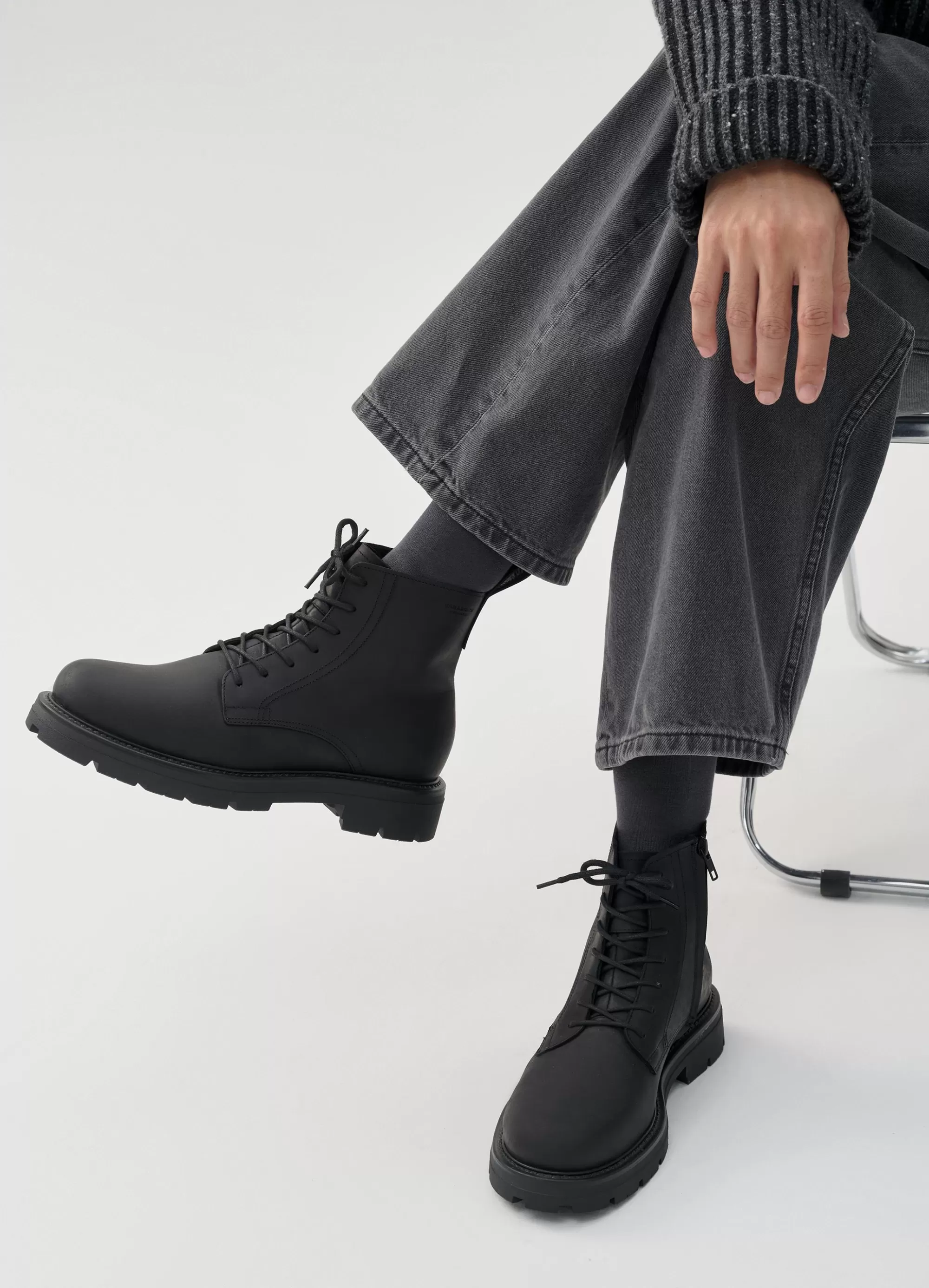 Vagabond Boots | CAMERON BOOTS Blackoilynubuck